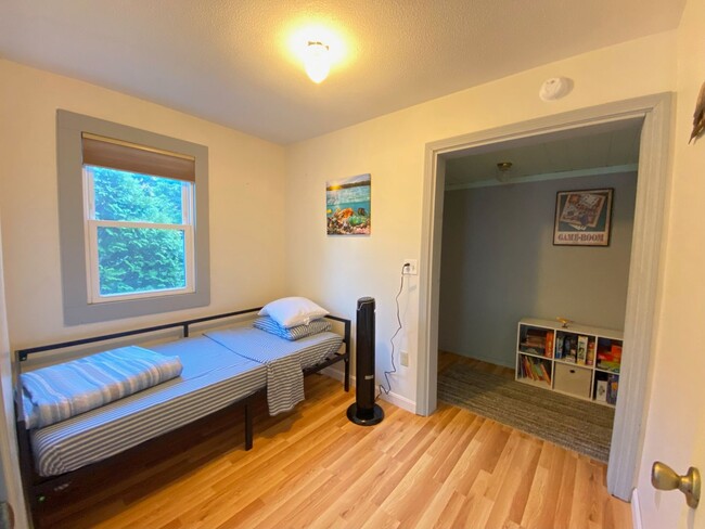 Building Photo - Furnished 2 Bed, 1 Bath home available in Campton!