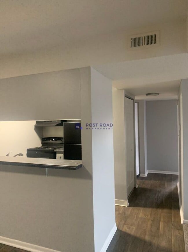 Building Photo - 515 W 27th St S