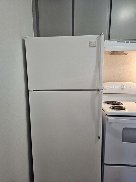 Building Photo - 2428 Statz St