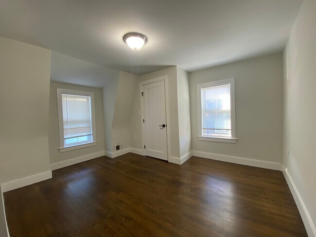 Building Photo - 11 Pomeroy St