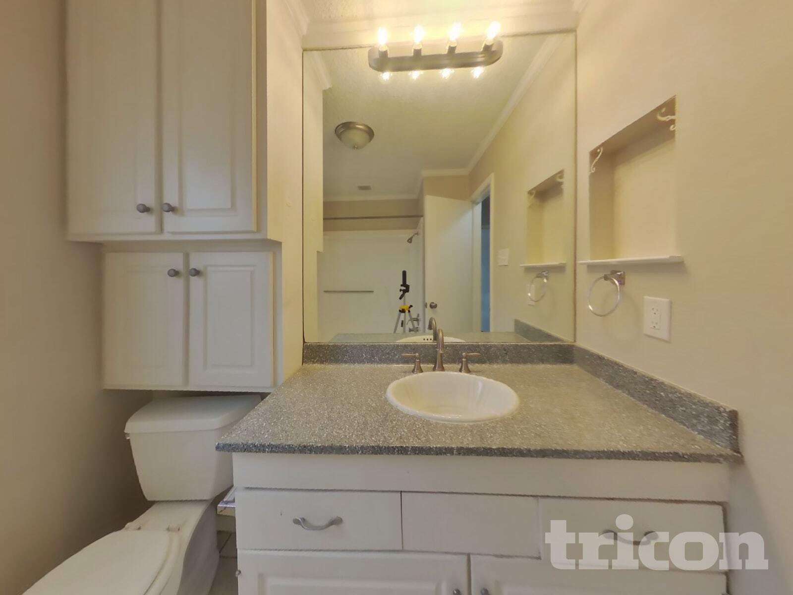 Building Photo - 2710 Jewell Dr