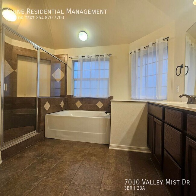 Building Photo - 7010 Valley Mist Dr