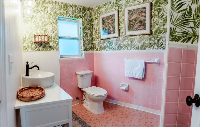 Building Photo - 901 White Ave S E