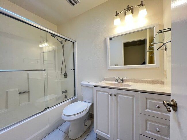 Building Photo - $500 MOVE IN SPECIAL!!!! 3 BEDROOM HOME IN PLEASANTON, CA!!!