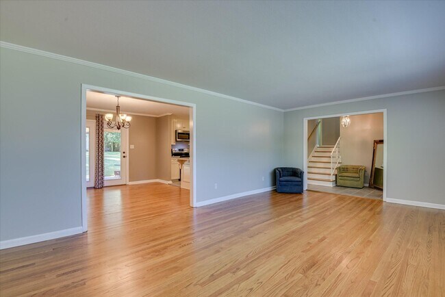 Building Photo - 813 Hammond Dr