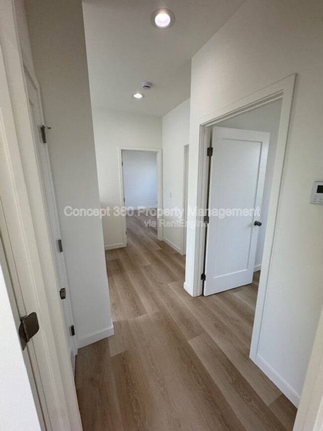 Building Photo - 6168 Briercrest Ave