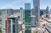 Building Photo - 610 Davis St