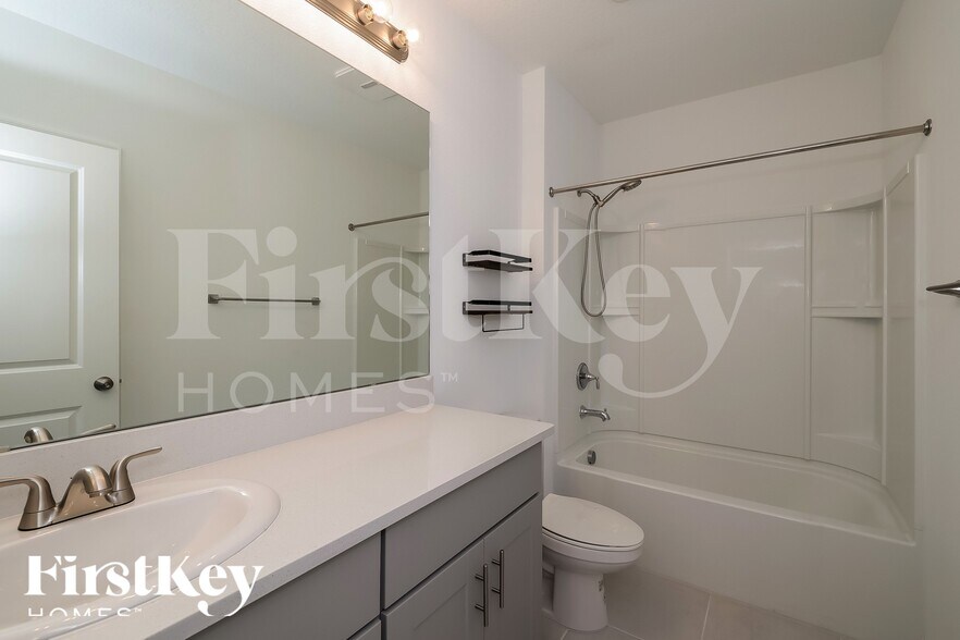 Building Photo - 5007 Vellacito Way