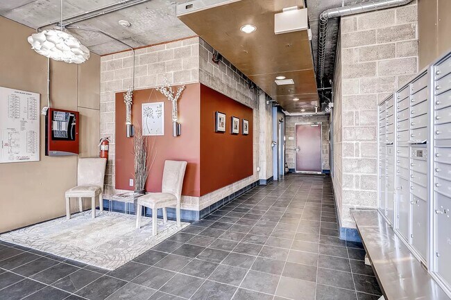 Lobby/mail room - 3101 Blake St