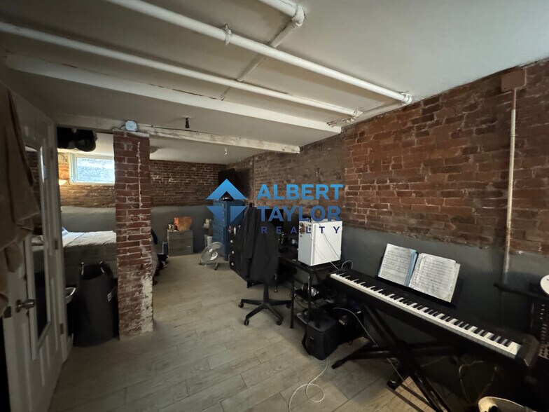 Building Photo - 38 Cherry St