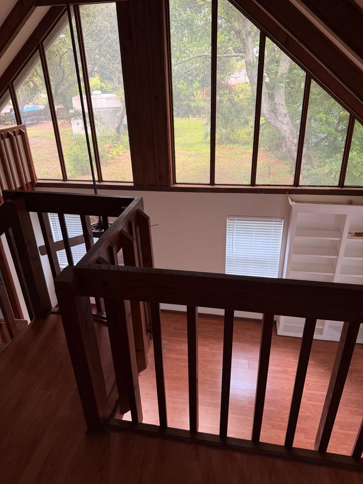 Loft - 2609 Hillsdale Ave