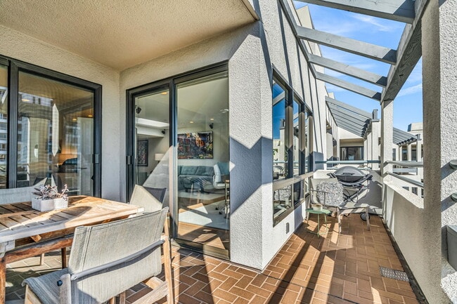 Building Photo - 140 Ocean Park Blvd