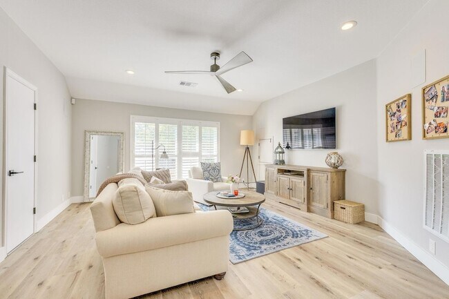 Building Photo - 12727 Cloud Mountain Crossing