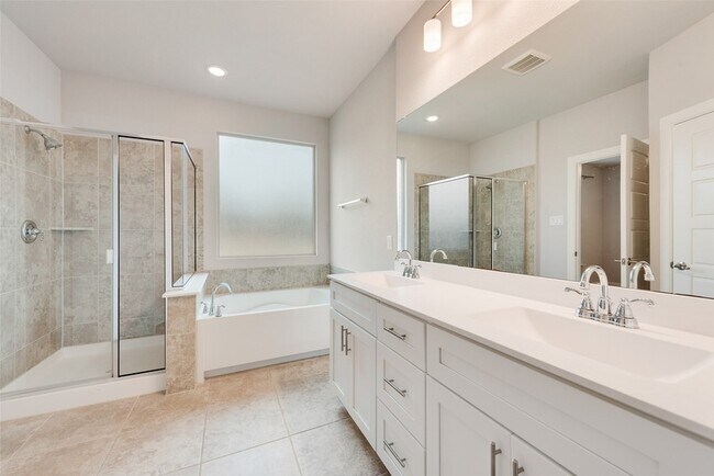 Building Photo - 1412 Monarch Trl