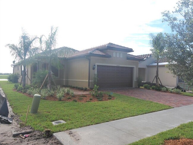 Building Photo - 19224 Isadora St