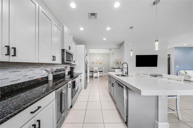 Building Photo - 15406 Goldfinch Cir