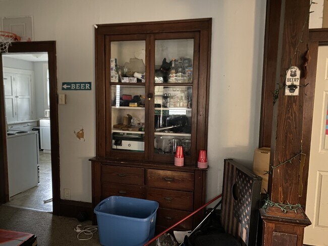 Building Photo - 87 E 15th St