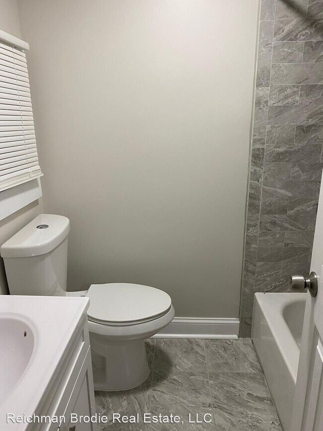 Building Photo - 3 br, 2 bath House - 280 Davenport Ave