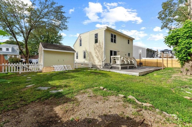 Building Photo - 16 Chautauqua Ave
