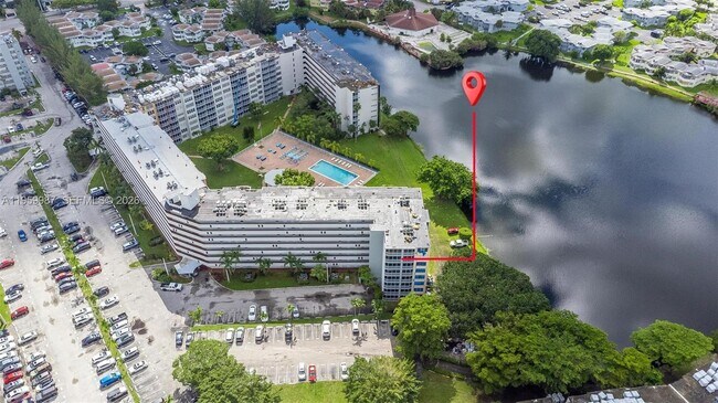 Building Photo - 1750 NE 191st St