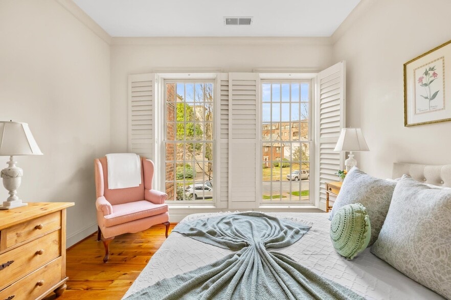 Building Photo - 459 Fenton Pl