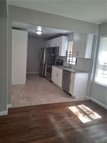 Building Photo - 2078 E Lilac Ln