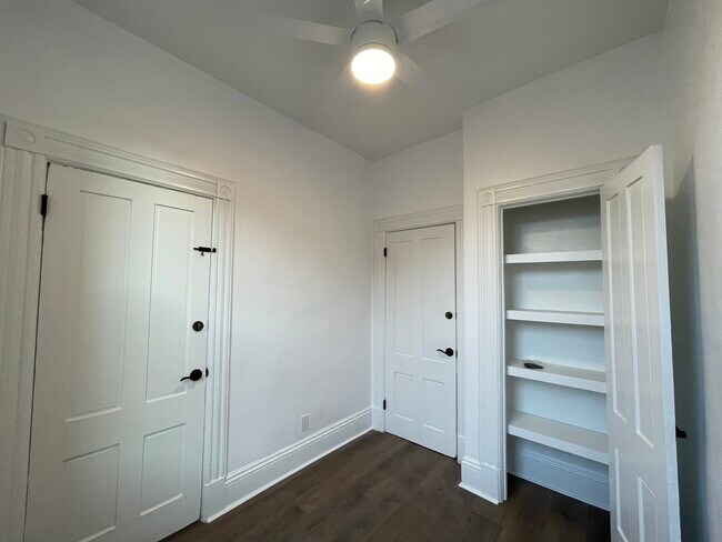 Room 1 - 12 Suydam St