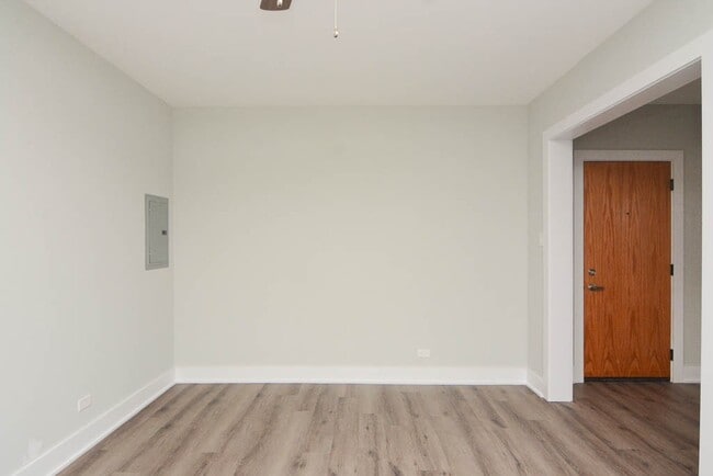 Building Photo - 725 St Johns Ave