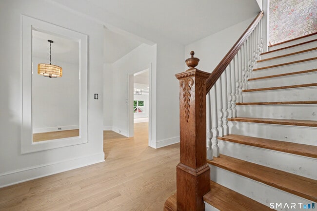 Building Photo - 15 Shorelands Pl