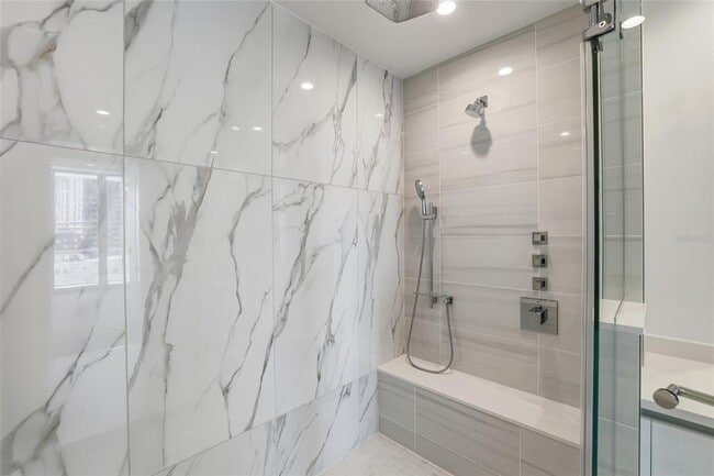 Building Photo - 400 Central Ave