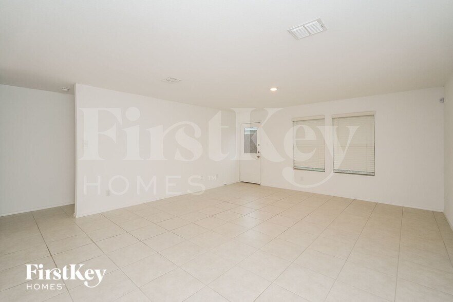 Building Photo - 14841 Firerock Rd