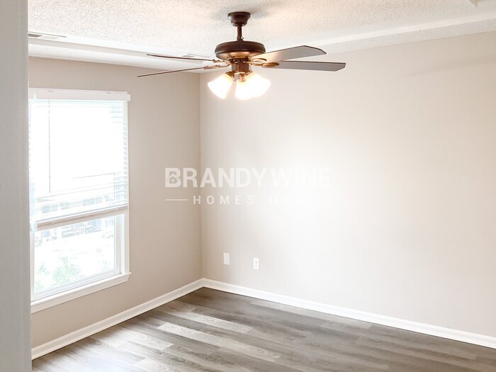 Building Photo - 105 Sumac St