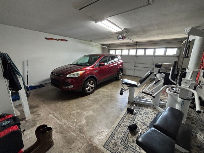 Building Photo - 4 BEDROOM IN NORTH  BOSSIER