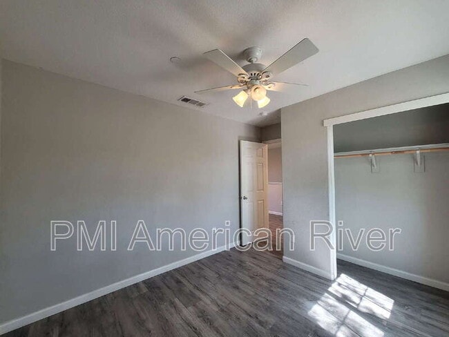 Building Photo - 3238 Chelmer Way