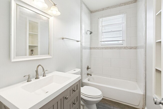 Building Photo - Charming New Orleans Shotgun with Historic...