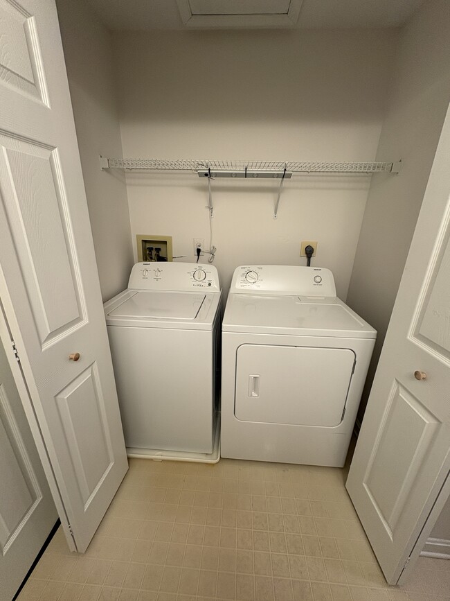 Building Photo - 305 Mt Royal Ave