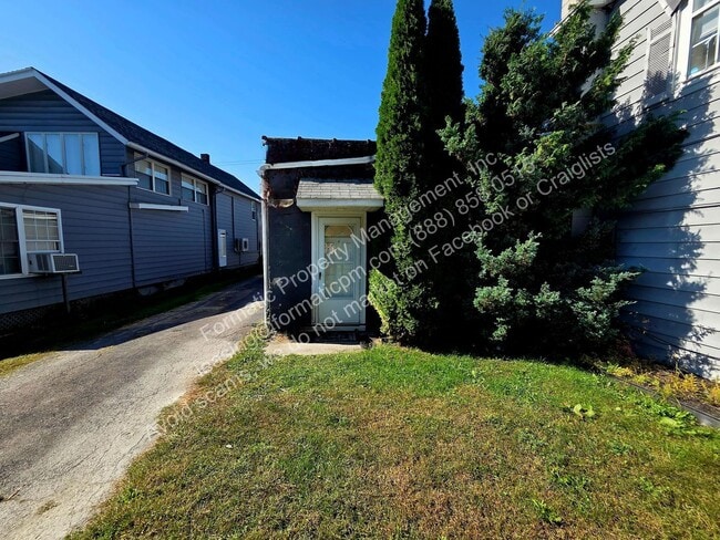 Building Photo - 323 Hughes St