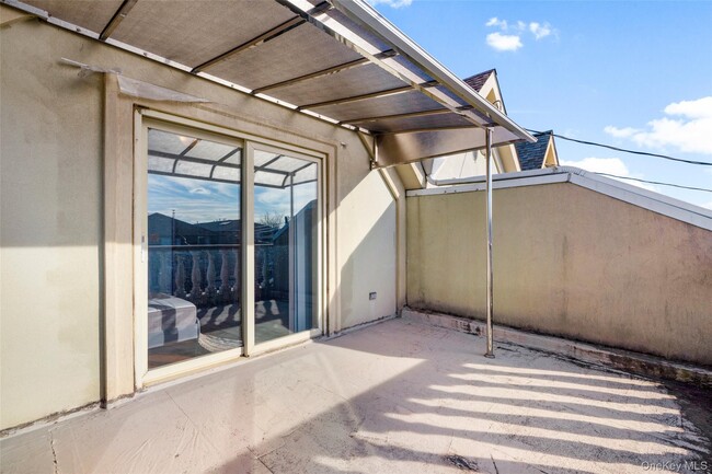 Building Photo - 822 Dean Ave