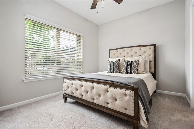 Building Photo - 1093 Kirkland Circle