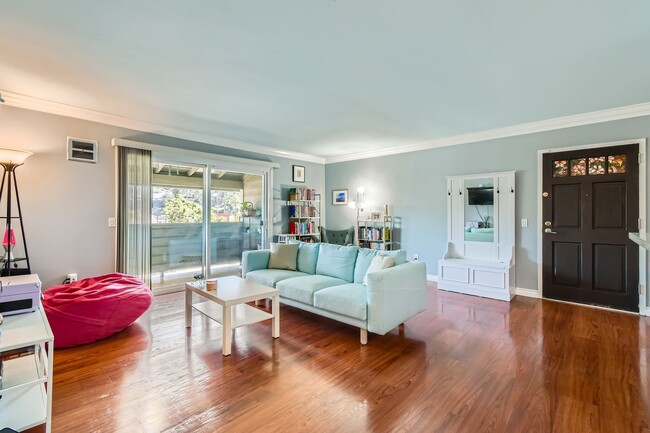 Building Photo - Spacious 3BR in Chula Vista – Renovated Ki...