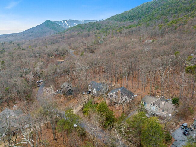 Building Photo - 2964 Hopkins Dr