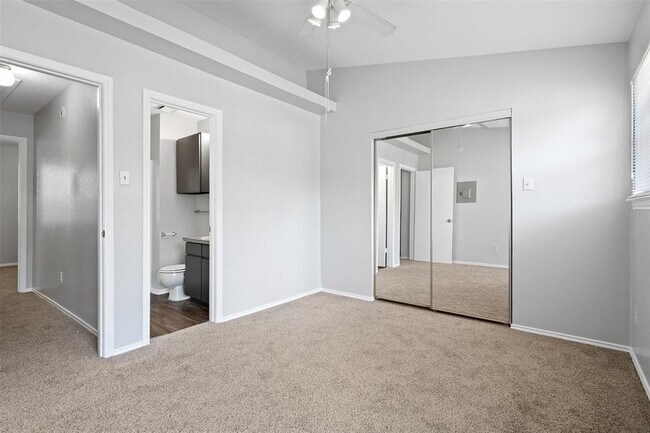 Building Photo - 1815 River Crossing Cir