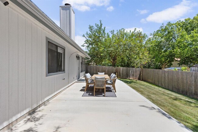 Building Photo - 8701 Palace Pkwy