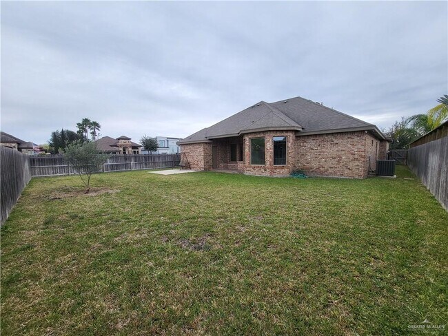 Building Photo - 1367 Garden Dr
