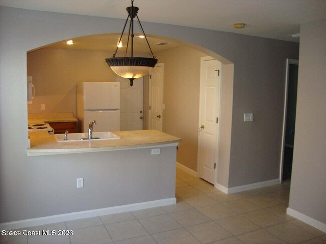 Building Photo - 655 Margie Dr