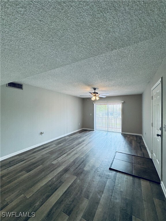 Building Photo - 12622 Kenwood Ln