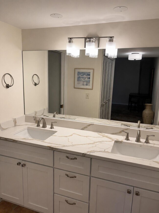 Building Photo - 11863 Wimbledon Cir