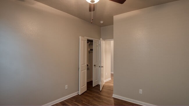 Building Photo - Spacious Single-Family Home Available Now!