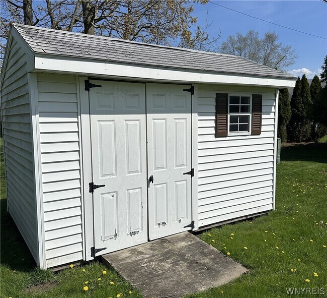 Building Photo - 221 Marrano Dr