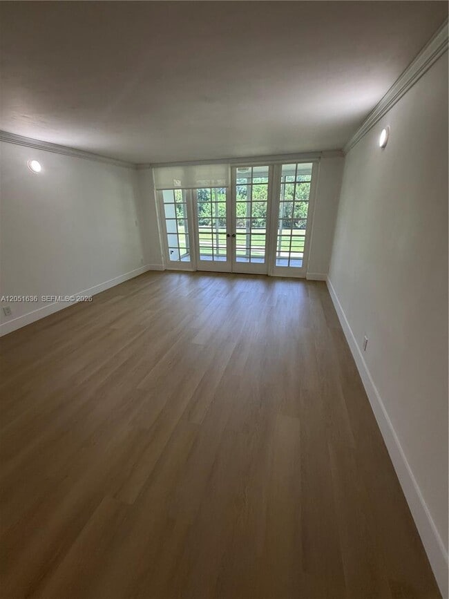 Building Photo - 4007 N Cypress Dr